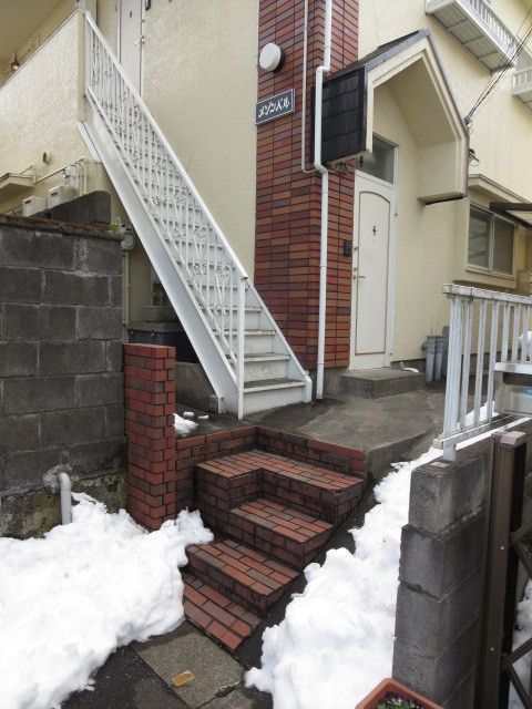 エントランス　★階段ありますご注意ください★