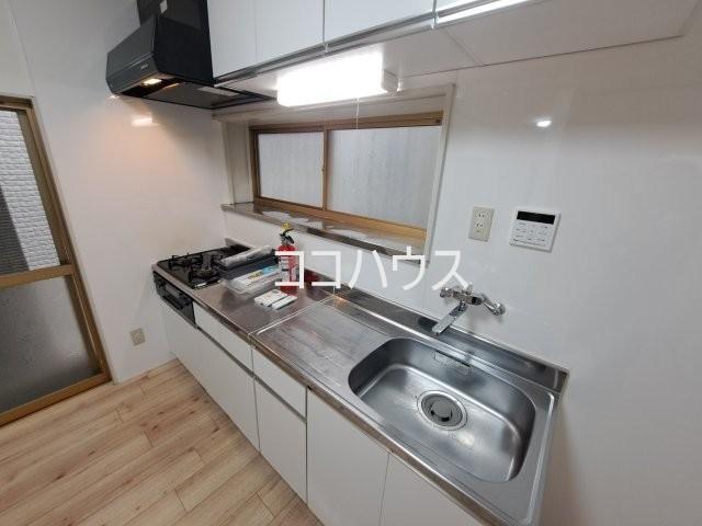 市川市稲荷木1丁目戸建のキッチン写真