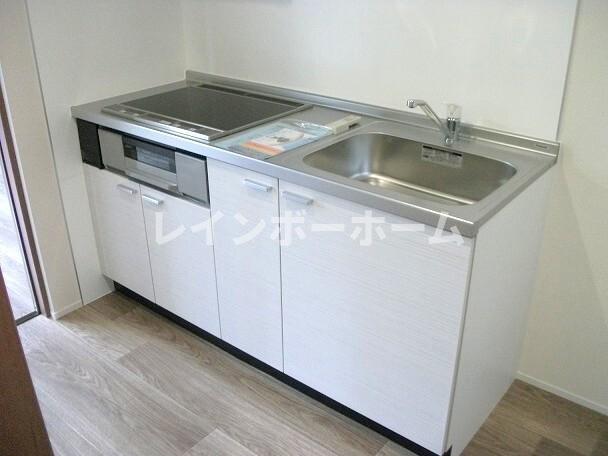 キッチン　コンパクトなキッチンで掃除もラクラク