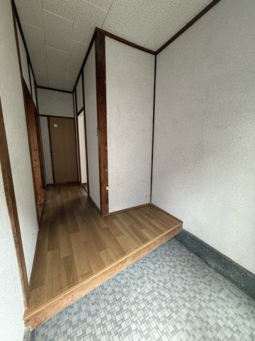 阪急伊丹線 新伊丹駅 徒歩14分 1階建 築61年の玄関写真