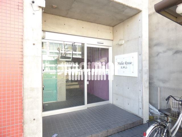 エントランス　オートロック付きのマンションです