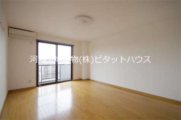 居室・リビング　※写真は同物件別部屋のものです。