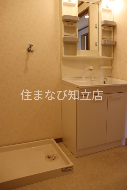洗面設備　同型・反転タイプ