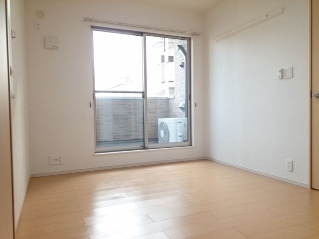 その他部屋・スペース　使い勝手のいい寝室です