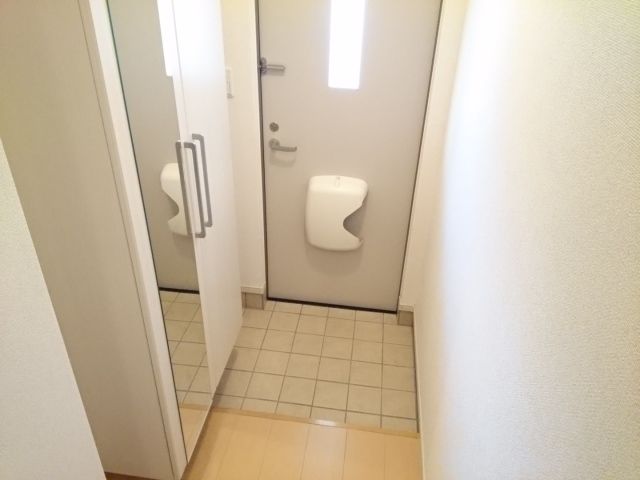 玄関　収納もある玄関です