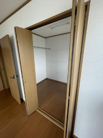 収納　※現況優先※同じ建物の他の部屋の写真です