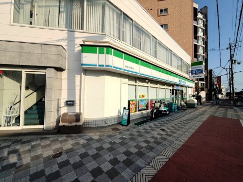 コンビニ　ファミリーマート　東淀川駅前店（コンビニ）まで187m