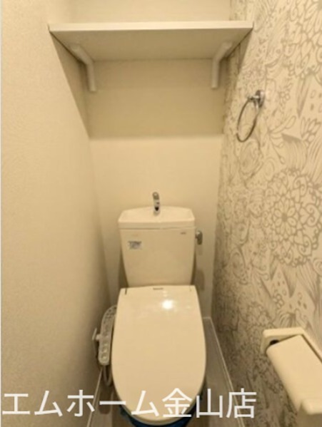 トイレ　温水洗浄暖房便座付トイレ　同仕様写真