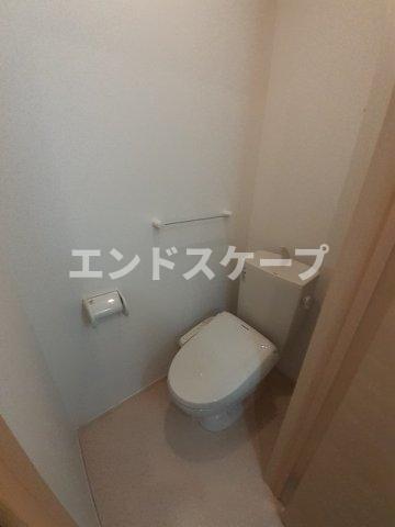 ＪＲ上越線 井野駅 徒歩32分 2階建 築12年のトイレ写真