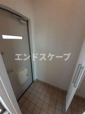 ＪＲ上越線 井野駅 徒歩32分 2階建 築12年の玄関写真