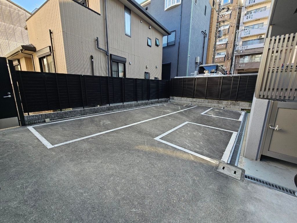駐車場　駐車場
