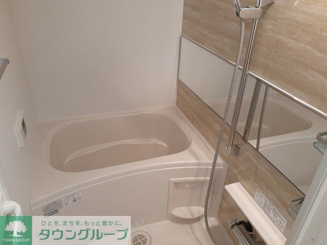 バス・シャワールーム　同物件別部屋写真