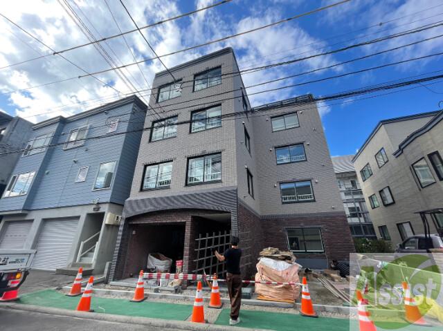 建物外観　札幌市白石区南郷通１８丁目「グランメールＳ－Ｖｉｌｌａｇｅ