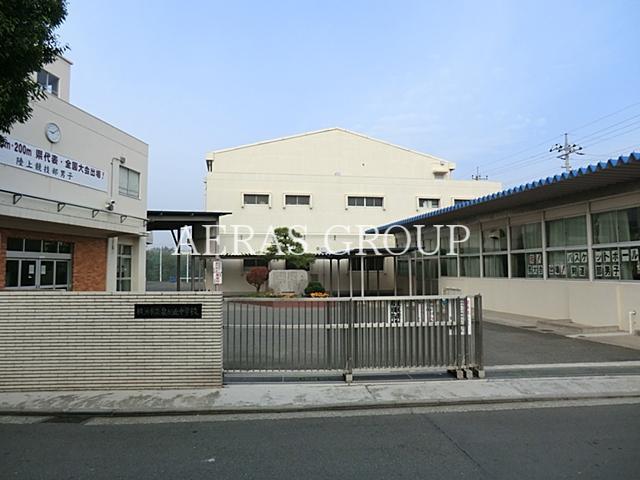 中学校　横浜市立泉が丘中学校（中学校）まで127m