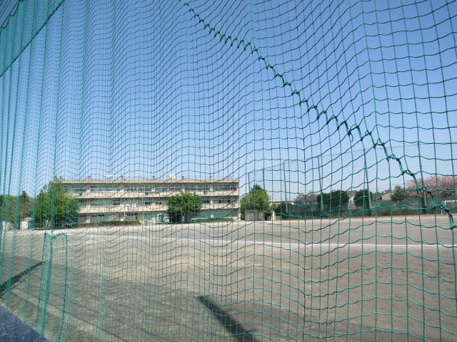 中学校　横浜市立もえぎ野中学校（中学校）まで763m