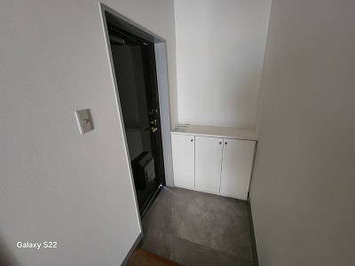 玄関　下駄箱あり