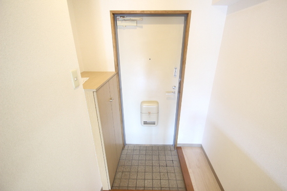 玄関　※別部屋の写真です