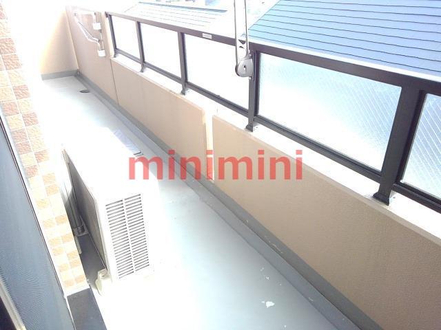 阪急京都線 茨木市駅 バス乗車時間：14分 最寄りバス停で下車 徒歩7分 3階建 築21年の内装写真