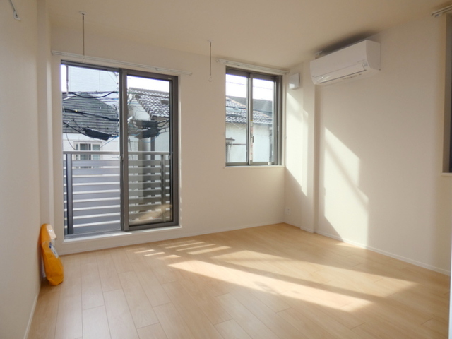 居室・リビング　★キレイなフローリングの角部屋です★