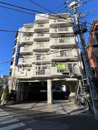 建物外観　外観タイル貼りの綺麗なマンションです。