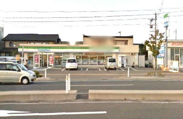コンビニ　ファミリーマート秋田広面鍋沼店（コンビニ）まで249m