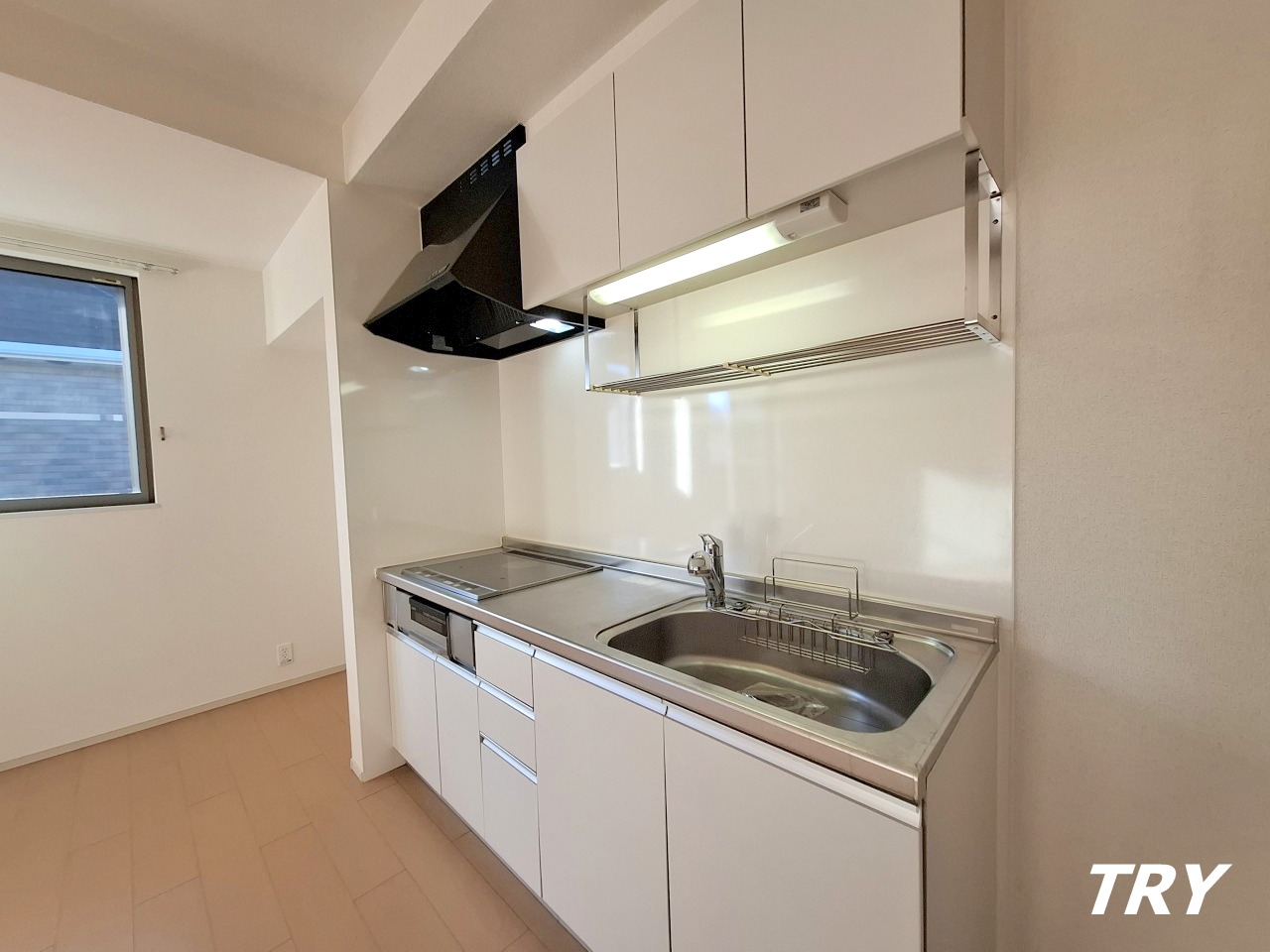 キッチン　3口ＩＨクッキングヒーター！