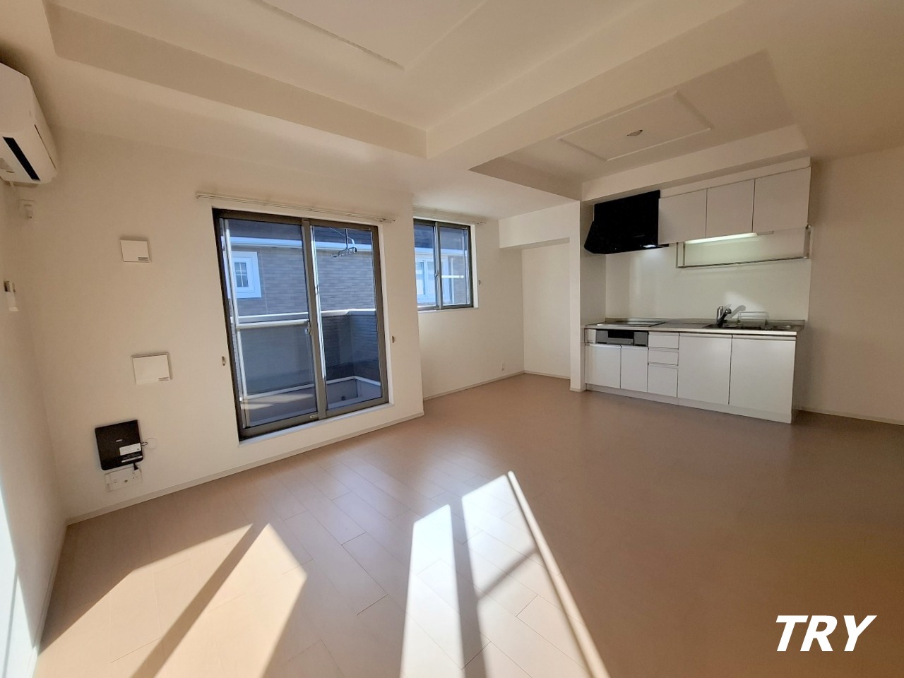 居室・リビング　明るいリビング