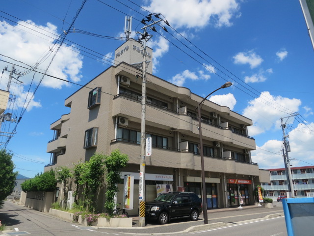 郡山市土瓜のマンションの建物外観