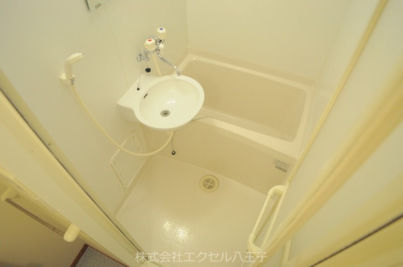 バス・シャワールーム　同等タイプのイメージ写真です。