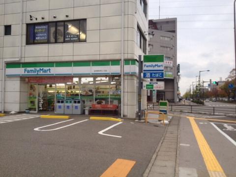 コンビニ　ファミリーマート金沢駅西本町三丁目店（コンビニ）まで369m
