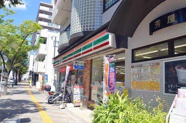 コンビニ　セブンイレブン（コンビニ）まで456m