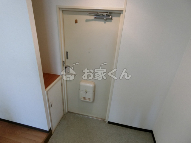【神戸市須磨区稲葉町のマンションの玄関】
