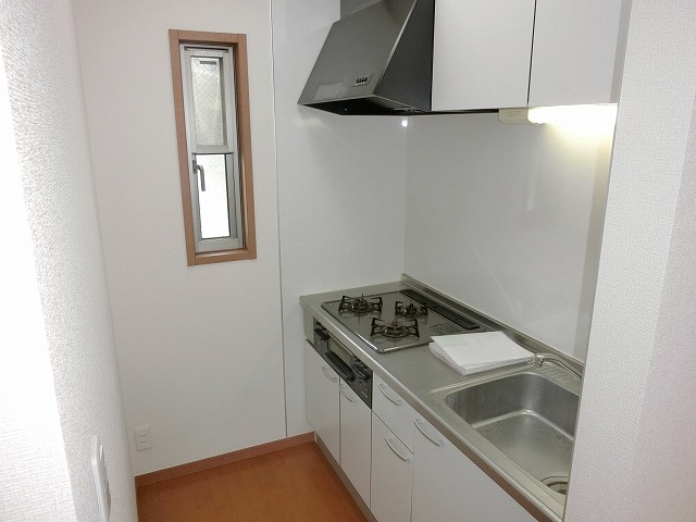キッチン　3口ガスシステムキッチン(同タイプの他の部屋の写真です)