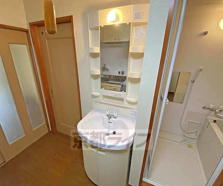 洗面設備　独立洗面台です。