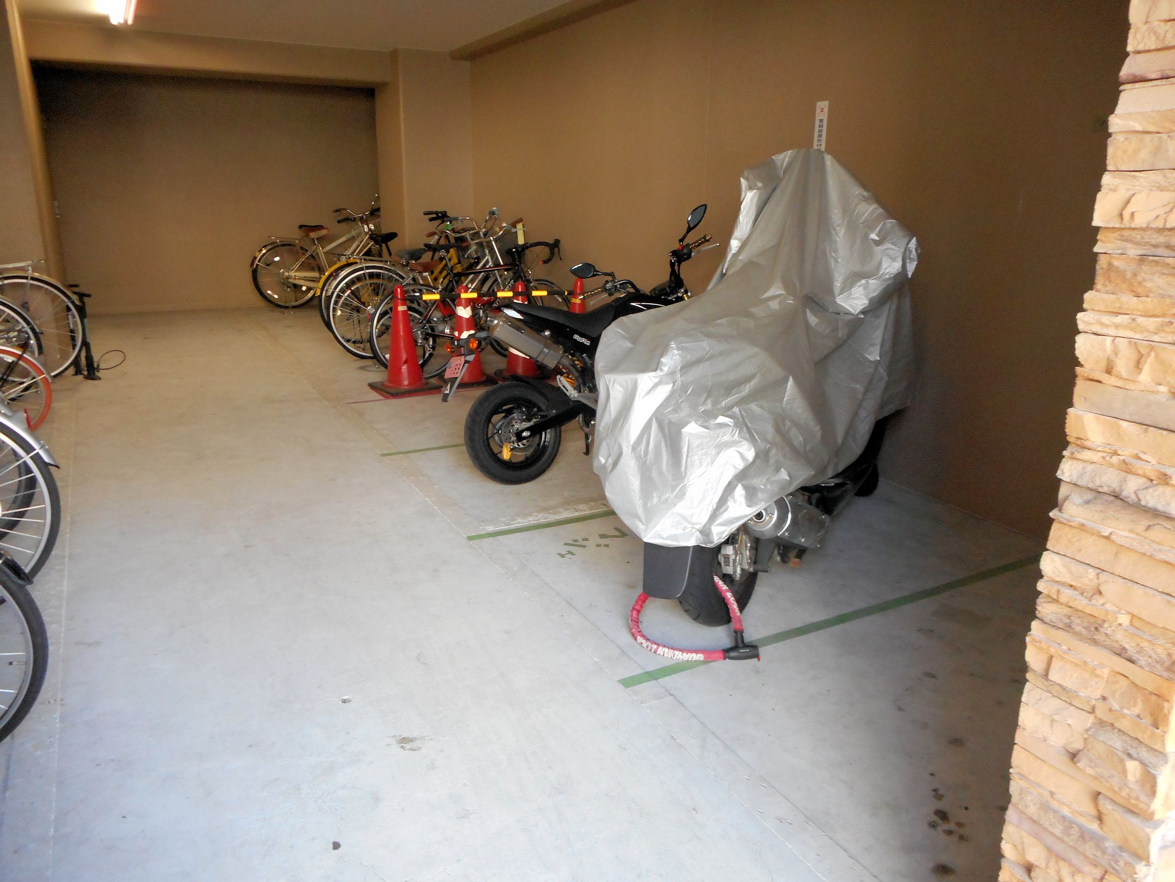 その他共有部分　駐輪場、バイク置場