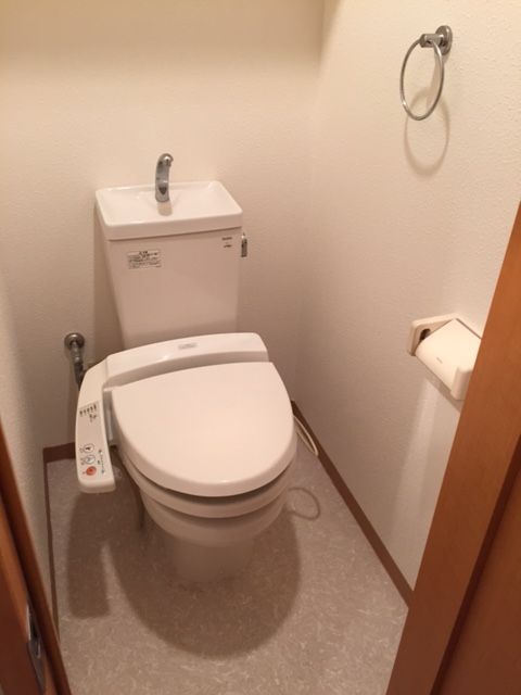 トイレ　ウォシュレット付き