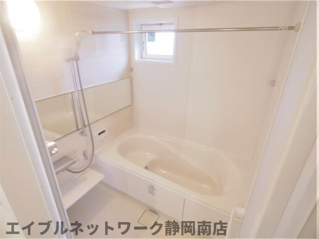 バス・シャワールーム　きれいなお風呂です