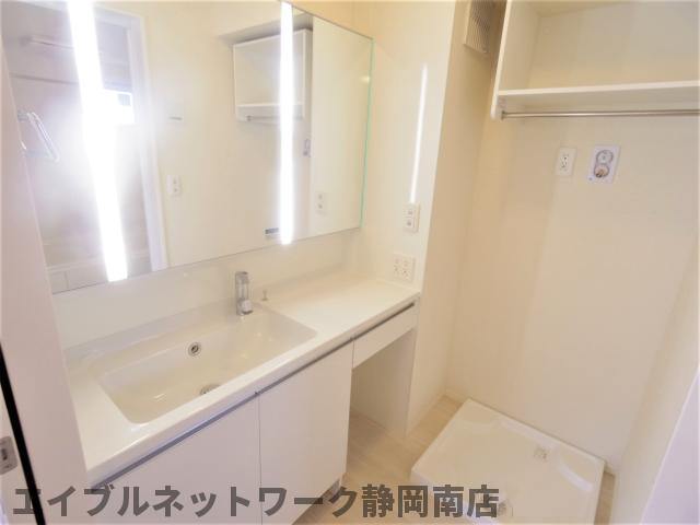 洗面設備　使いやすい洗面所です