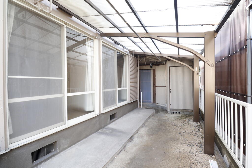 バルコニー　庭付きです♪