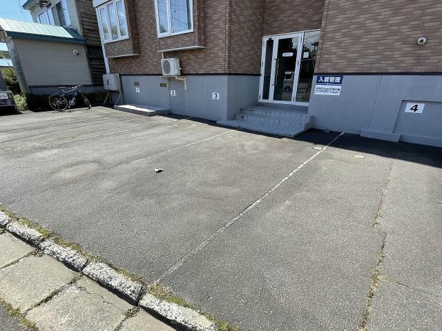 駐車場　駐車場