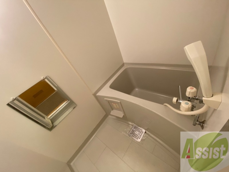 バス・シャワールーム　ユニットバスです。疲れを癒すのに欠かせませんね！