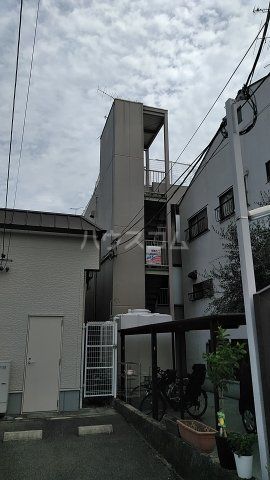 京都市西京区下津林東芝ノ宮町のマンションの建物外観