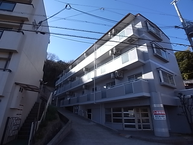 神戸市垂水区名谷町のマンションの建物外観