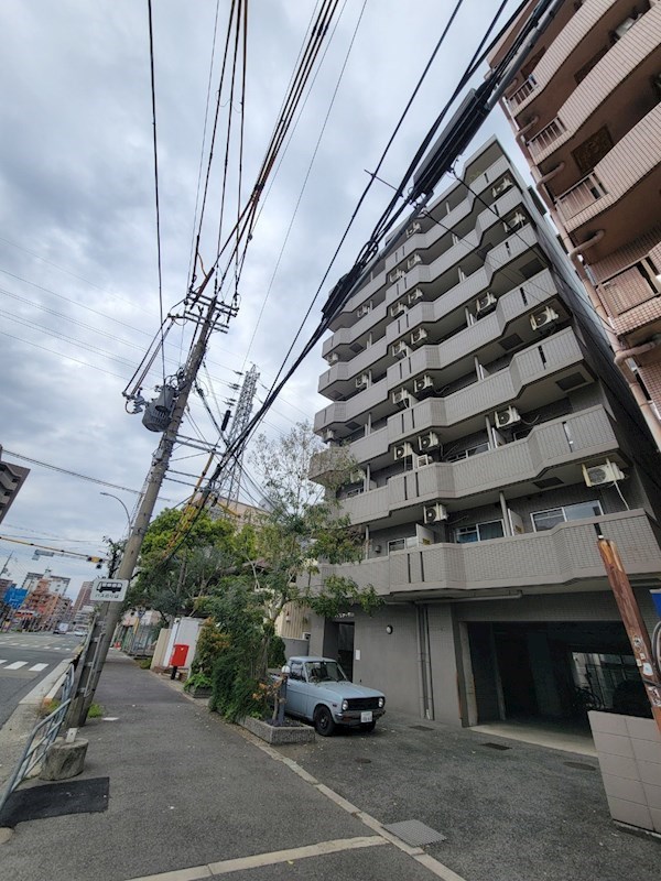 大阪市淀川区野中北のマンションの建物外観