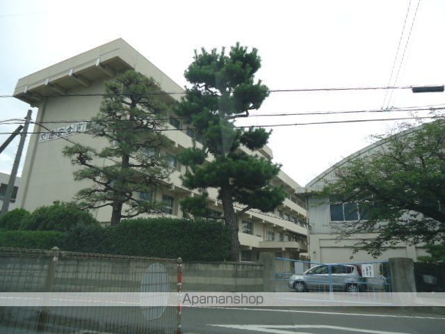 その他　新居浜市立高津小学校（その他）まで160m