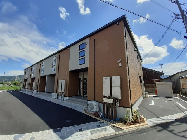 橋本市高野口町伏原のアパートの建物外観