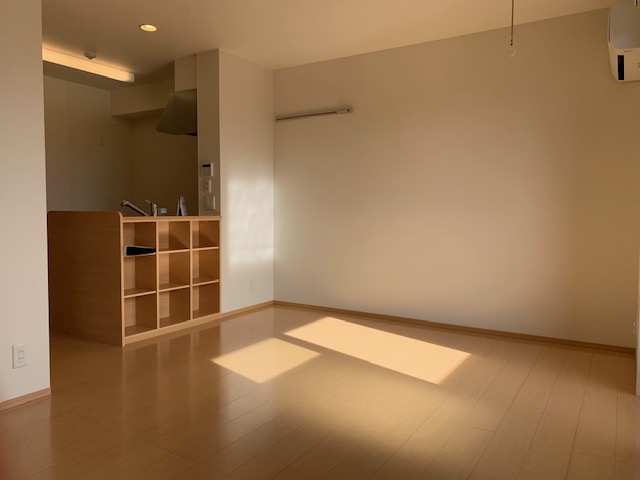 居室・リビング　南向きの明るいリビング