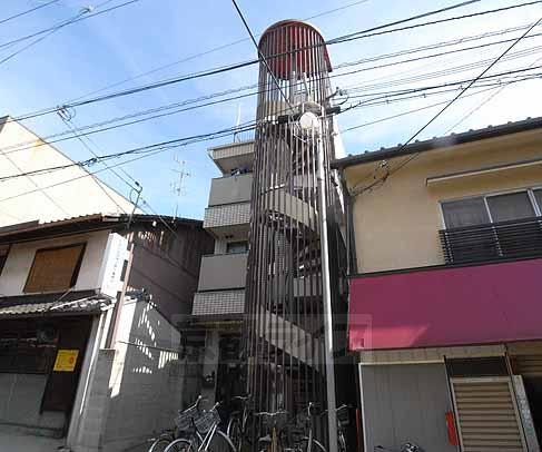 京都市東山区轆轤町のマンションの建物外観