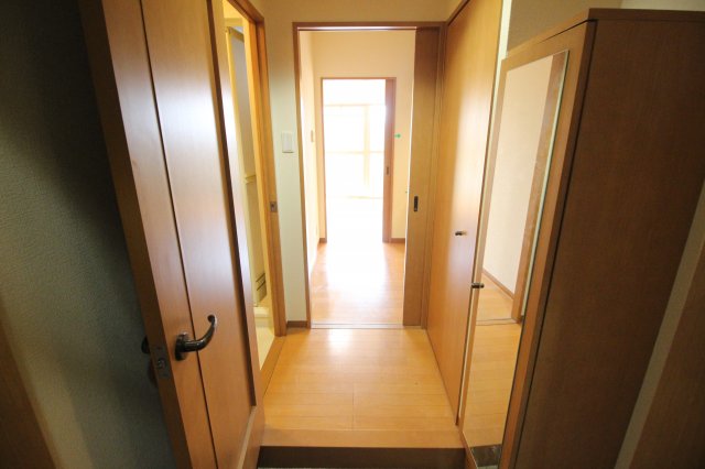 玄関　シューズボックスのある玄関