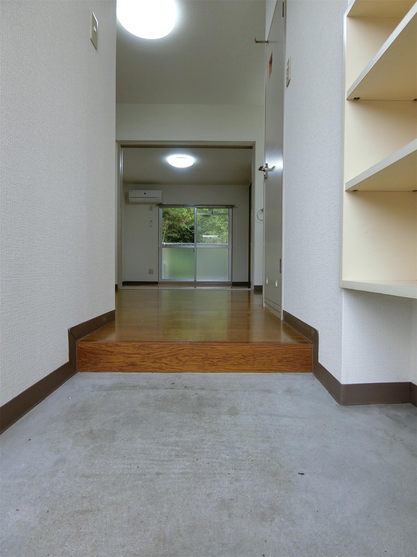 玄関　※他室参照